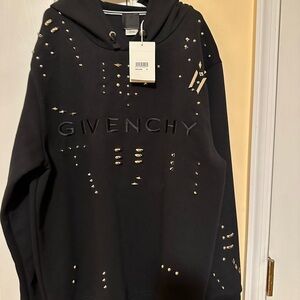 GIVENCHY !!! Girls runway hoodie brand new !!!!